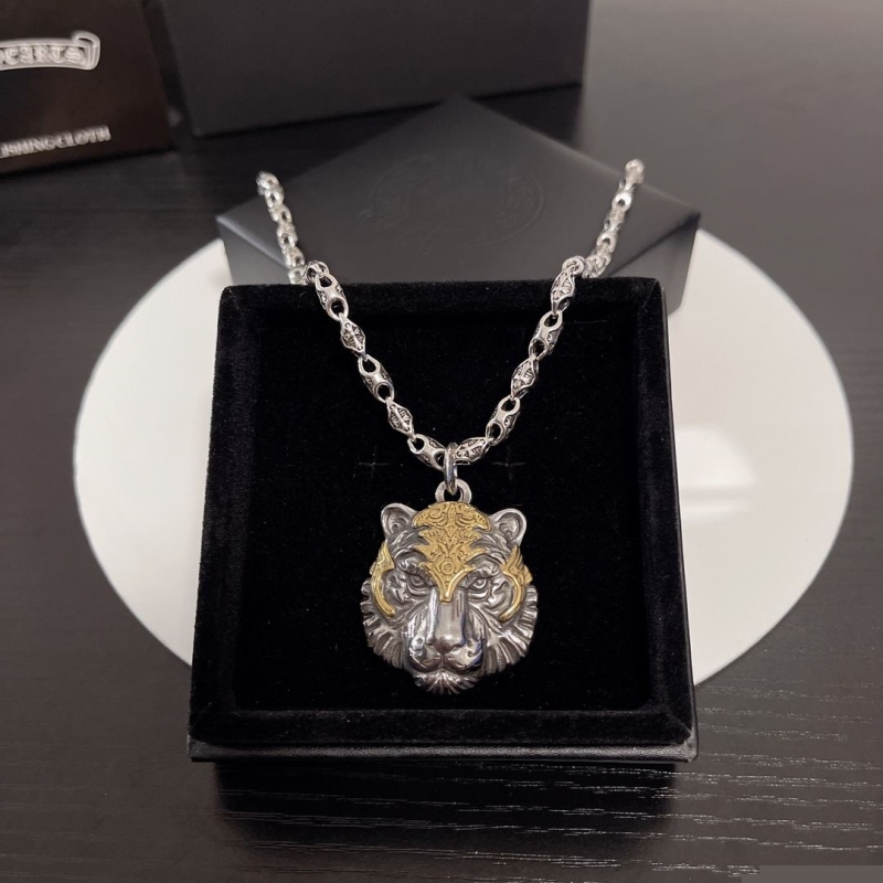 Ch**me He**ts necklaces